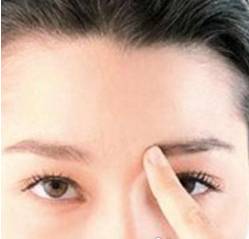 黑眼圈怎么去除既简单有容易 教你如何三分钟告别黑眼圈！
