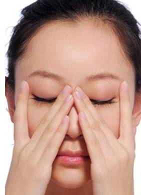 黑眼圈怎么去除既简单有容易 教你如何三分钟告别黑眼圈！