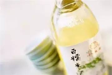 早上用什么水洗脸最好 早上这样洗脸脸上雀斑全无