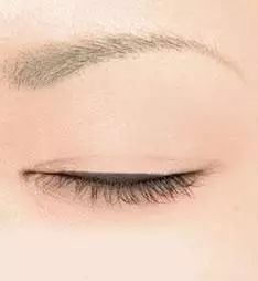 眼线怎么画好看图解 超实用的眼线画法技巧及眼部化妆常见误区~