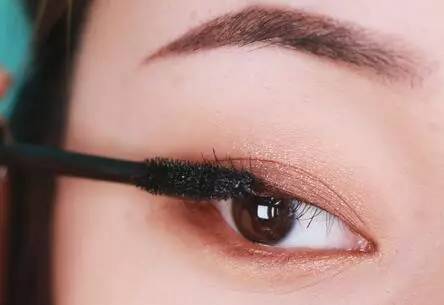 眼妆的画法步骤教程 10分钟教你画好眼妆的方法