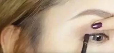 倒三角内眼线画法教程 教你一款近日流行眼线画法