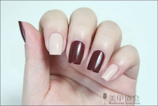 磨砂美甲图片 酒红磨砂亮油款