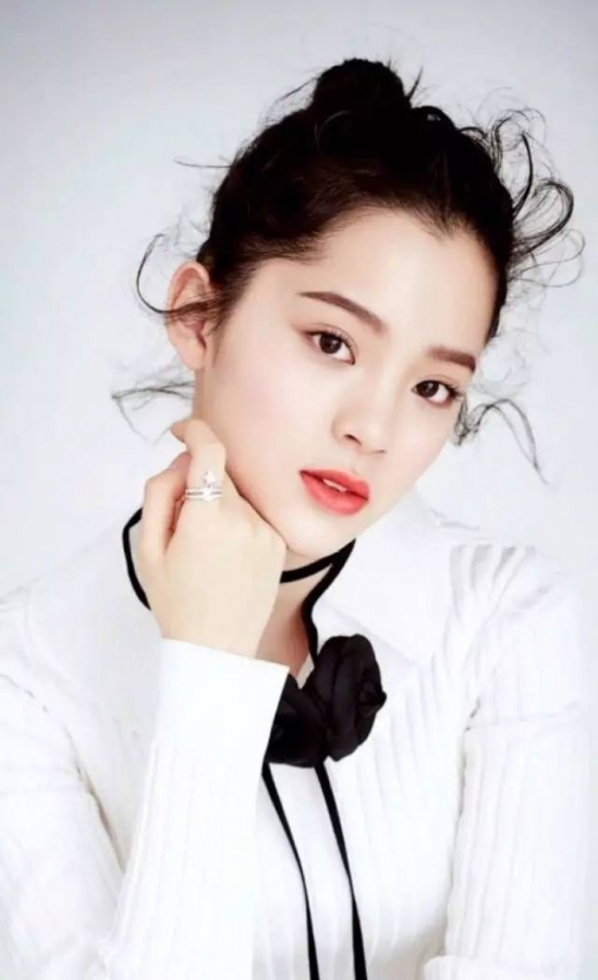 伪素颜妆怎么画 一款伪素颜化妆技巧