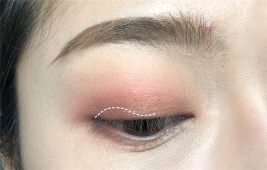 酒红色眼影画法 超日常的酒红色眼妆