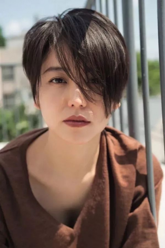 女生发型图片2024潮流  这几款最不挑人还显年轻