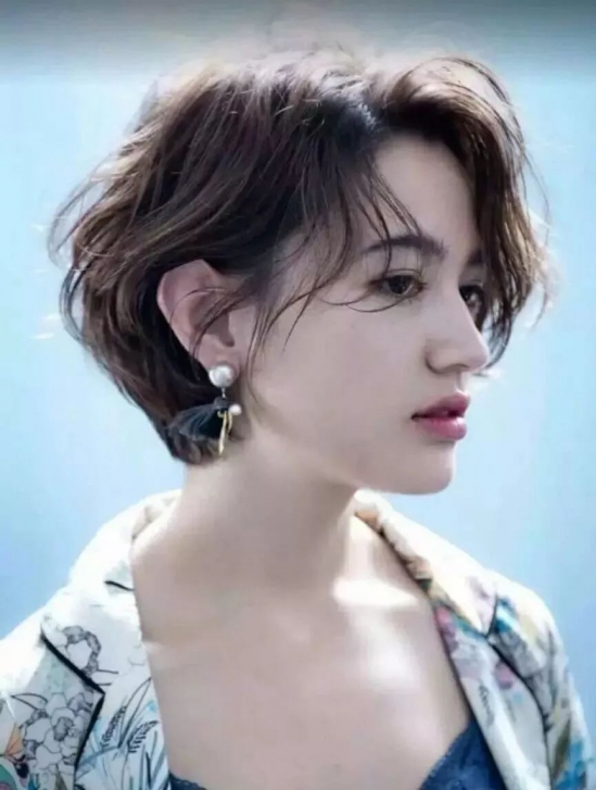 2024年最流行的短发女 今年最流行的几款流行短发