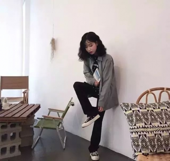泡面头发型图片女生 这款发型比丸子头还减龄