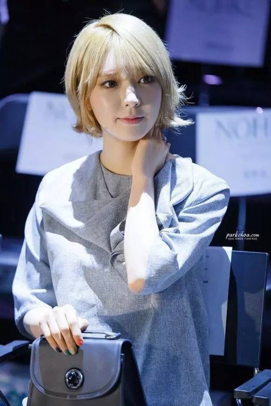 2024流行短发女 今年最流行几款女生短发发型