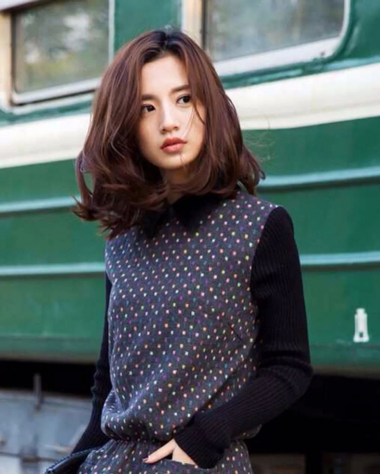 2024流行短发女 今年最流行几款女生短发发型