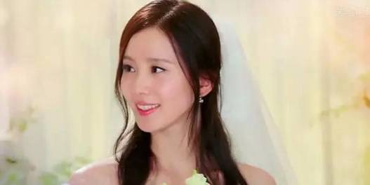 流行发型2024女中长发 今年多款好看女生发型推荐