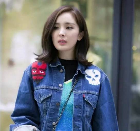 流行发型2024女中长发 今年多款好看女生发型推荐