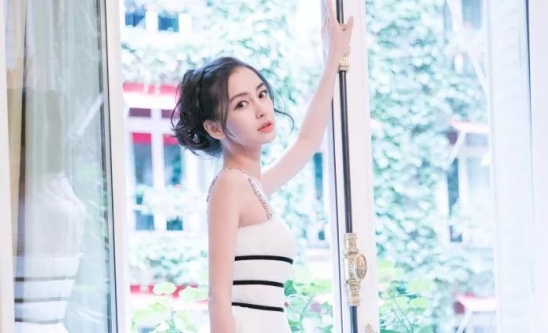 大脸女生适合什么刘海 几款显脸小的刘海推荐