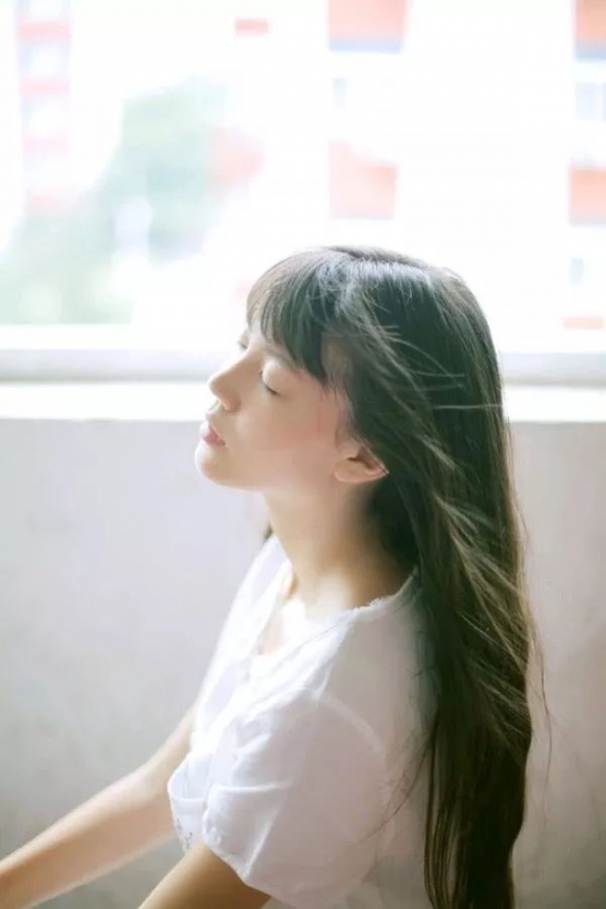 染发什么颜色好看 第一次染发最适合这几种发色