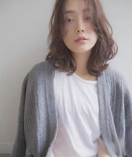 长脸女生适合什么发型 这九款发型绝对好看