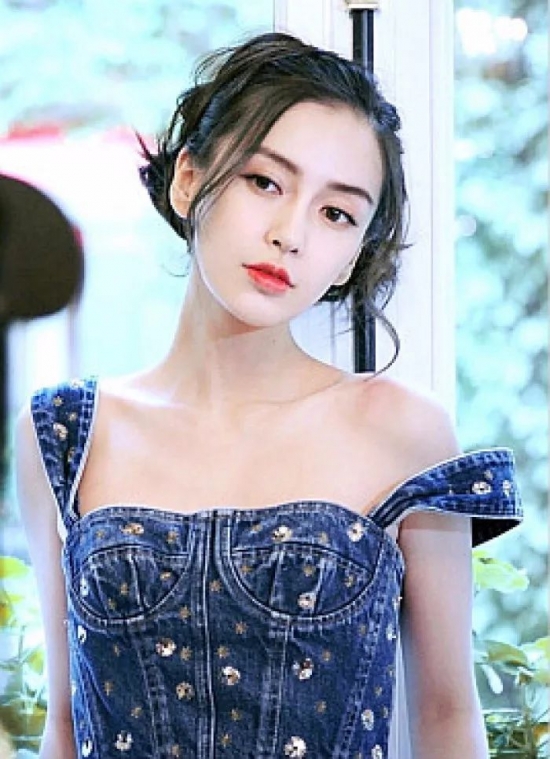 什么发型显脸小 大脸女生最适合这款刘海！