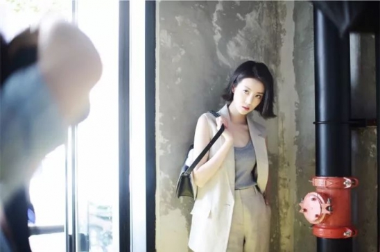方脸女生剪什么发型好看 这几款谁弄谁好看