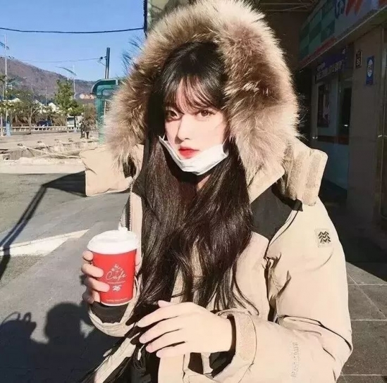 2024年最流行的发型女 这几款最不挑人还年轻
