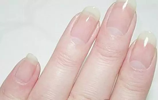 小雏菊美甲图片教程 春季最经典的花朵美甲