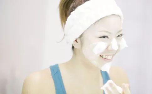 怎样洗脸能美白 5大方法洗出水光肌