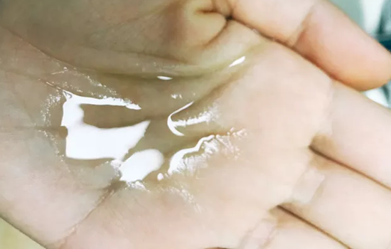 怡思丁安瓶好用吗 维C为主要成分提亮肤色效果不赖