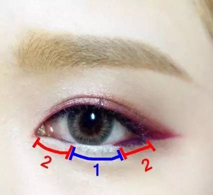 眼妆怎么画好看 4款潮流眼妆送给你