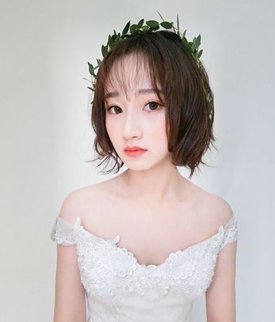 好看的短发新娘造型 非常干练甜美哟