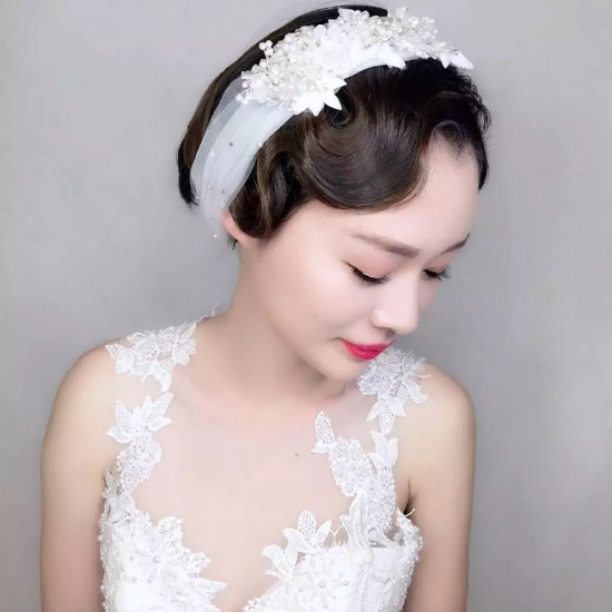 好看的短发新娘造型 非常干练甜美哟