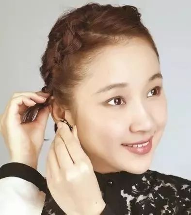 短发刘海怎么编 六步即可搞定