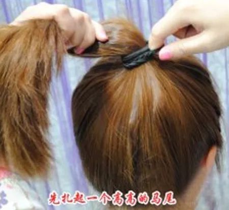花苞丸子头怎么扎好看 头顶扎一朵花原来这么可爱