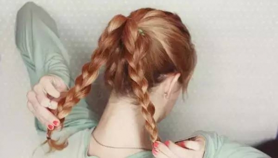 简单清爽的发型女 只需30妙就能完成