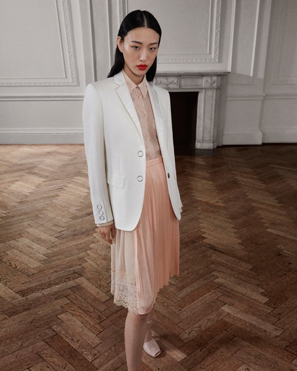 Burberry 2024服装品牌发布秀