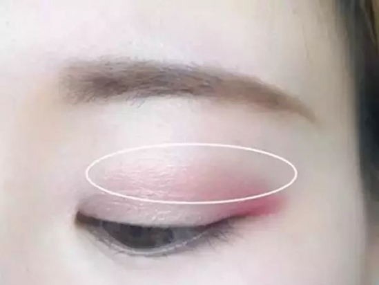 韩系妆容眼影怎么搭配