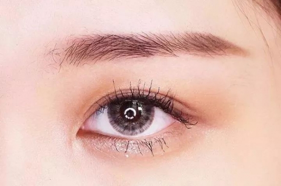 眼影怎么画