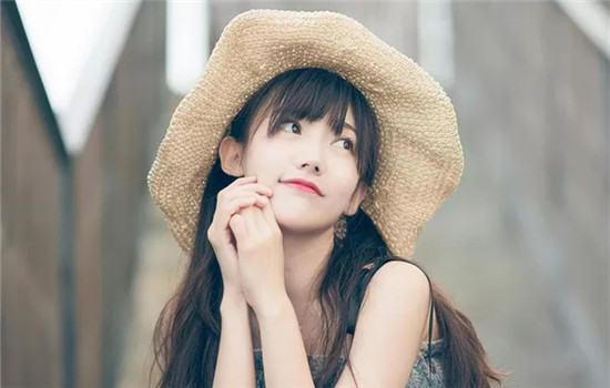 美白精华是什么