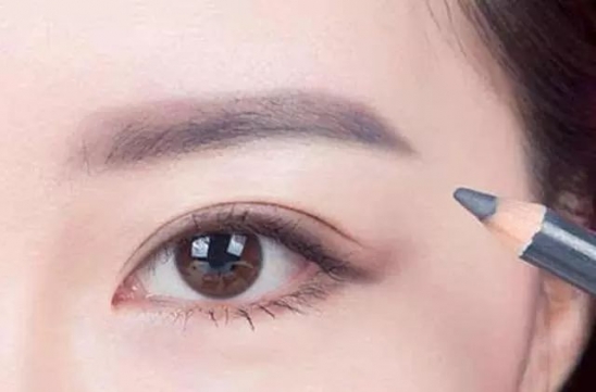 女生画眉应该注意什么