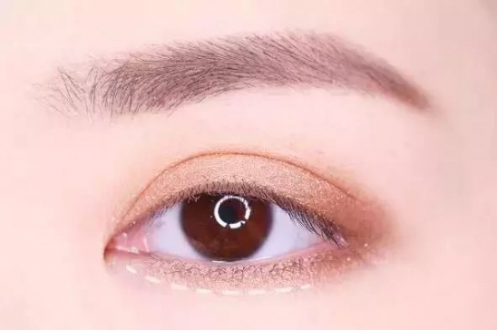 简单好看的妆容画法教程