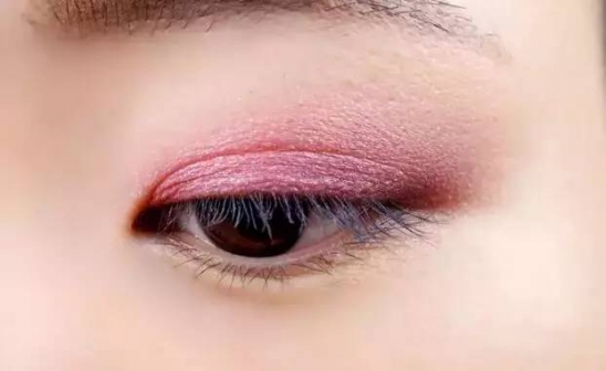 简单好看的妆容画法教程
