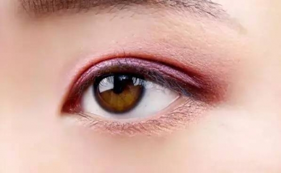 简单好看的妆容画法教程