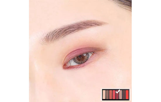 枣红色眼妆教程 枣红色眼妆怎么画