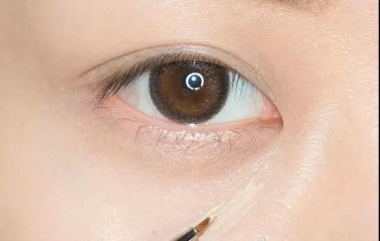 黑眼圈怎么遮