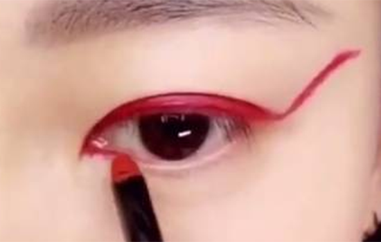 鱼尾妆怎么画 人鱼姬眼妆鱼尾