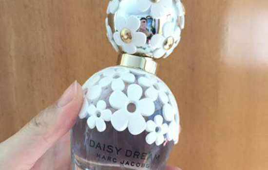 梦幻小雏菊香水的味道 daisy梦幻小雏菊