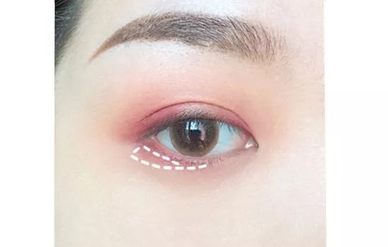好看的橘色眼影画法