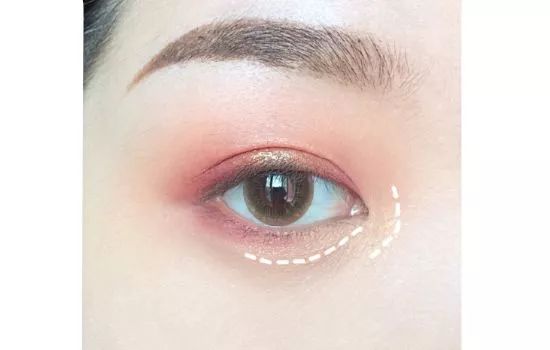 好看的橘色眼影画法