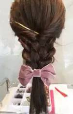 低马尾新娘发型扎法 3款低马尾新娘发型教程