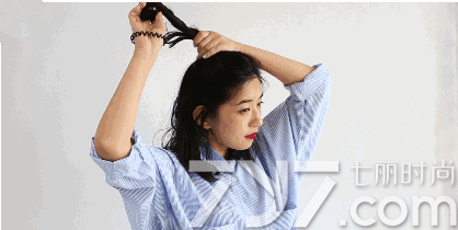半扎丸子头怎么扎好看 半扎丸子头教程图解