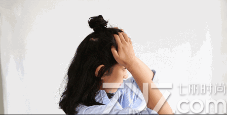 半扎丸子头怎么扎好看 半扎丸子头教程图解