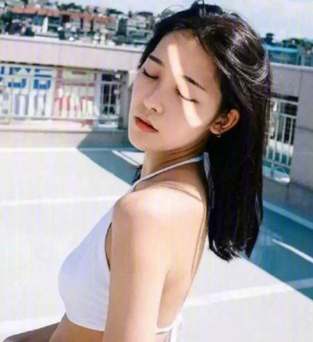 中长发2024流行发型图片 2024中长发发型女图片