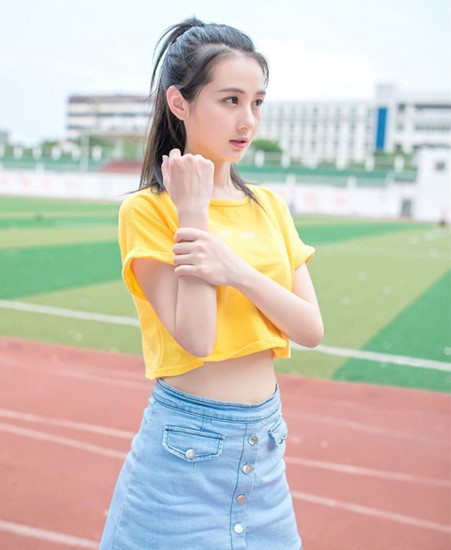 夏天扎头发简单凉快 夏天怎么扎头发又简单又凉快